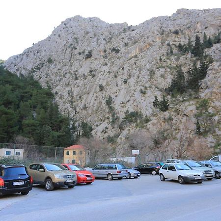 Apartments With A Parking Space Omis - 4327 Exterior foto